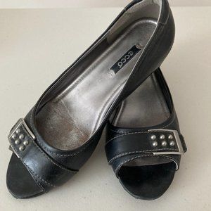 Ecco black leather open toe wedge ballet flats, silver tone studs, size 39 (8)